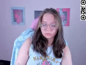 noora_moore — Kiss the camera [5 tokens left] #asian #bigass #18 #feet #nonude