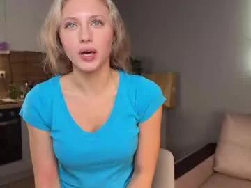 roselyn_rose on Chaturbate