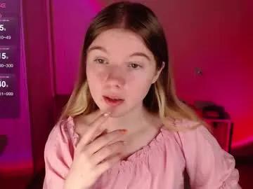 strawberry_juli on Chaturbate