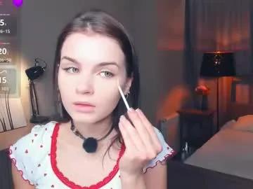 synne_glows on Chaturbate