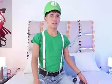 thayler_jones on Chaturbate