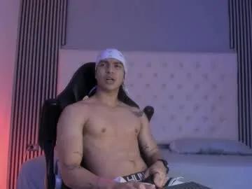 toji_lee — GOAL: cum public [1405 tokens remaining] Welcome to my room! #lovense  #muscle  #bigcocks #cum  #asian