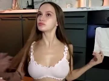 tootightwithbra on Chaturbate