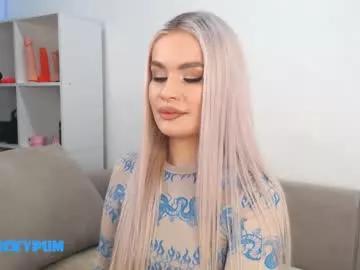 victoria_pum_ on Chaturbate