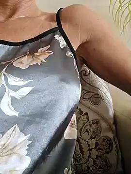 -Ellisa- on StripChat