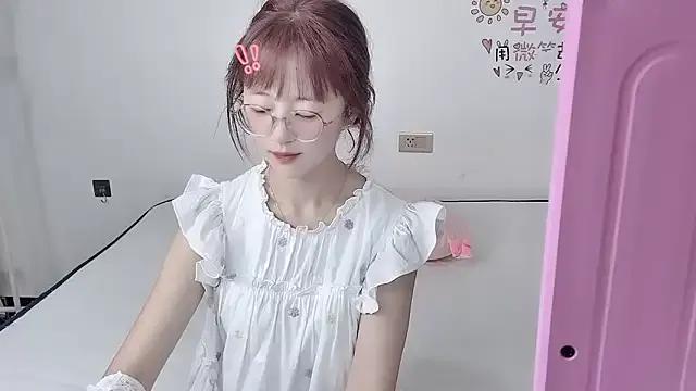 -ruoruo- on StripChat