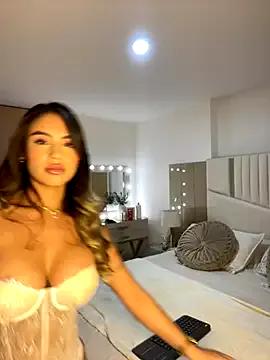 _laura_02 on StripChat