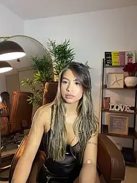 _laura_02 on StripChat