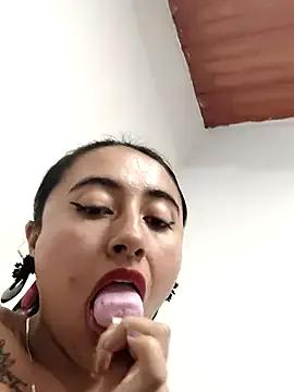 _Sarah-Office1 on StripChat