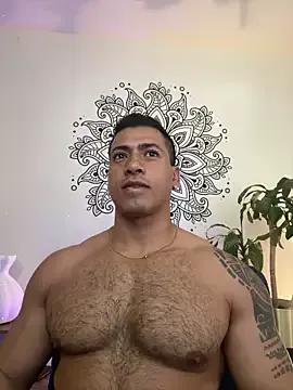 aaroncolombia on StripChat