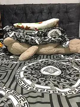 aisha-sajady on StripChat