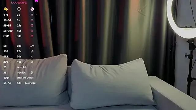 Alice_loft —  tease boobs 