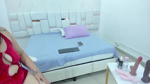 Amalia_Bigass on StripChat 