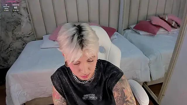 amy_ink on StripChat
