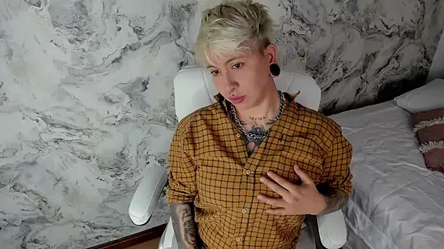 amy_ink on StripChat