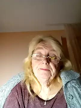 AmyLove353 on StripChat