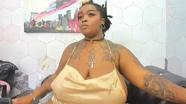 Anaa_Fuentess on StripChat