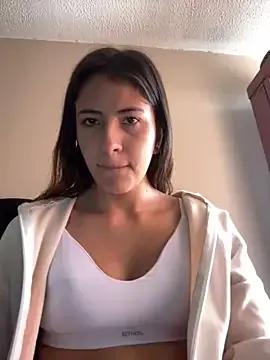 Andrea_19blonde on StripChat