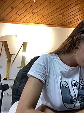 Andrea_19blonde on StripChat