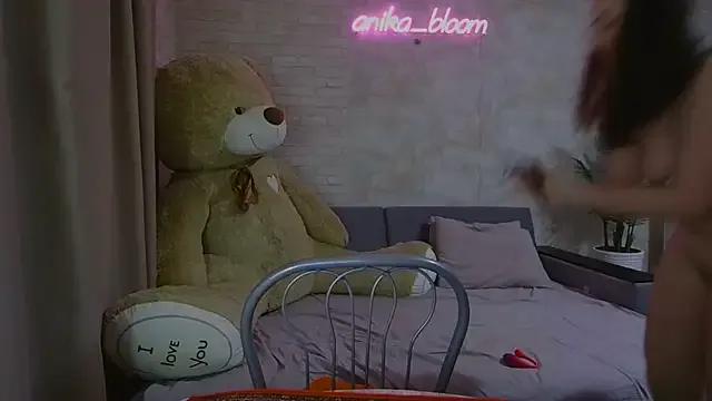 Anika_bloom on StripChat