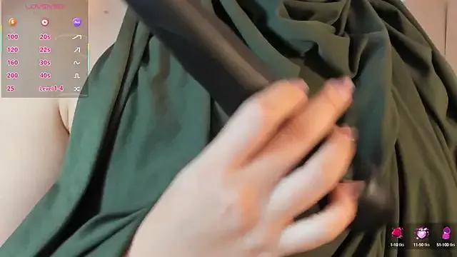 anna-henao on StripChat