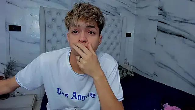 Ari_and_Storm on StripChat