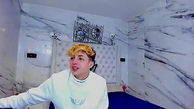 Ari_and_Storm on StripChat