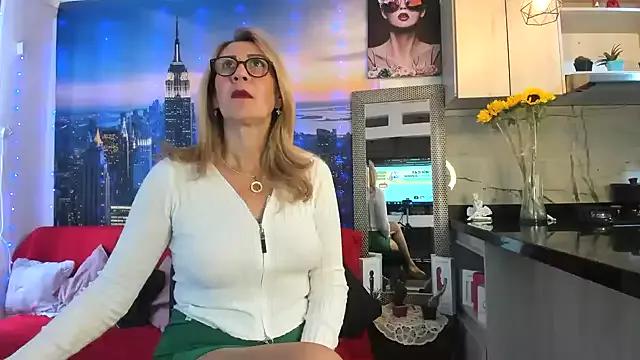 ashleymilf_1 on StripChat