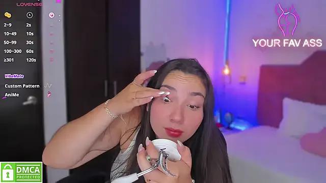 ava_blue on StripChat