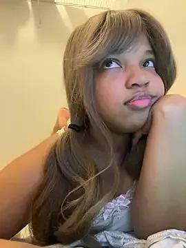 AwkwardJasminee on StripChat