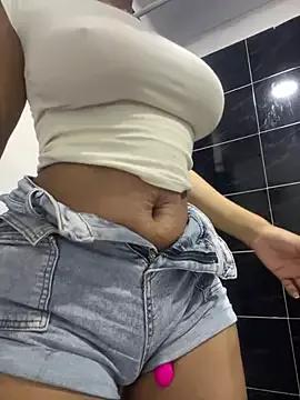 belaa_1 on StripChat