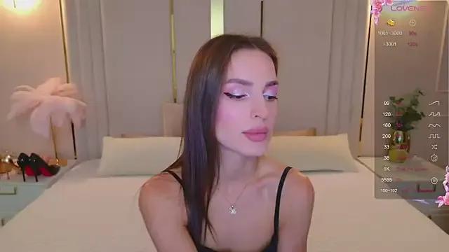 BellaHalles on StripChat 