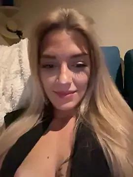 Bellalolahot on StripChat