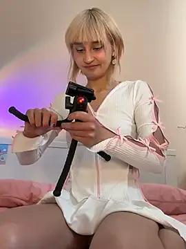 bigbabykiki on StripChat