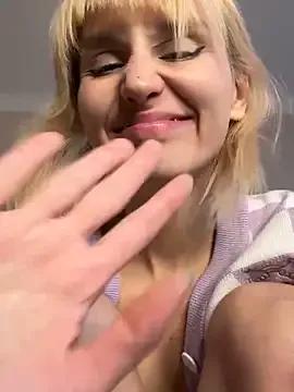 bigbabykiki on StripChat