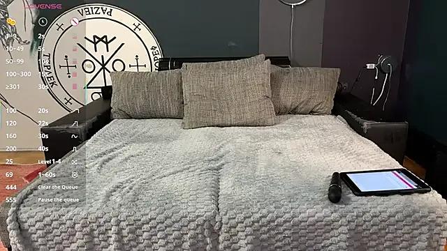 Bloody_Diamond on StripChat