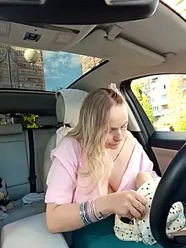 Bondgirl_013 on StripChat