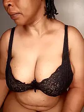 boobsnipplian on StripChat 