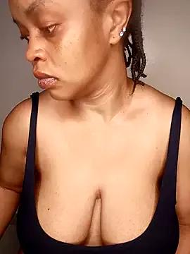 boobsnipplian on StripChat 