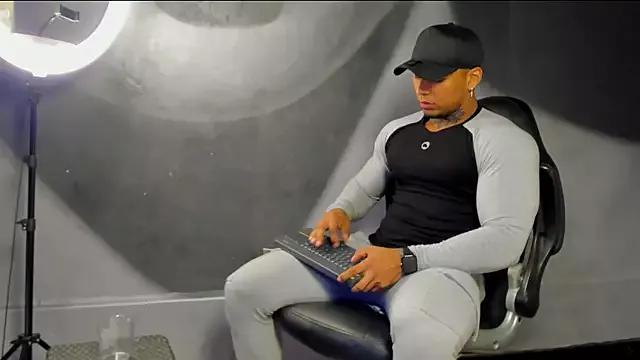 bradley_smith on StripChat