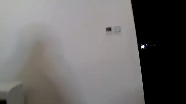 BritishJuicyAva on StripChat