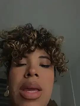 Brunettexio — Show boobs