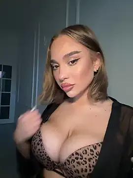CardiSweetBaby on StripChat