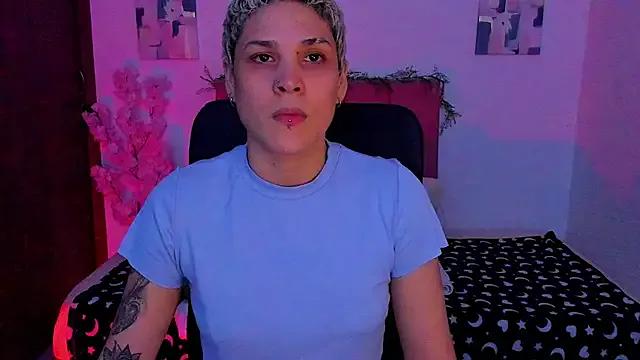 Charlee_pink on StripChat