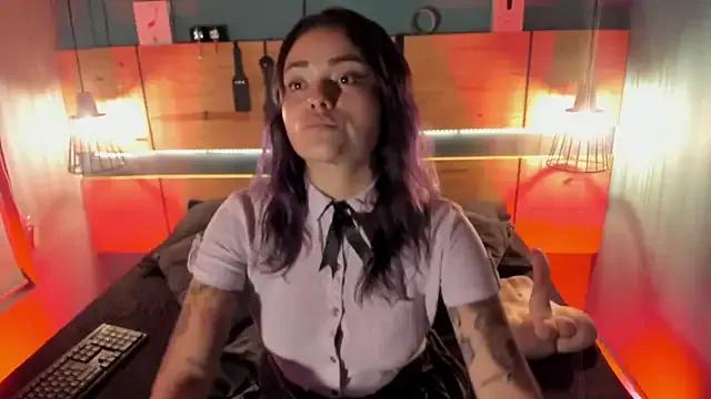 ChloeAllennn — Play with my Domi toy in my clit x 3min