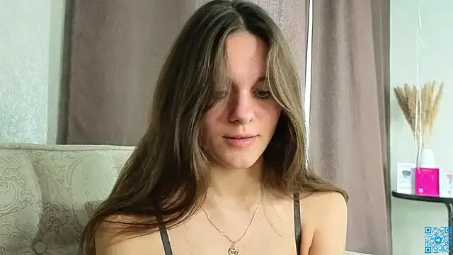 chloemilka on StripChat