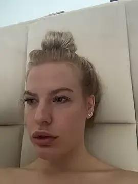 Chloemillerrxx on StripChat