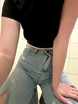 Cumonmme on StripChat