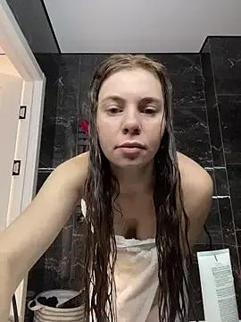 CurlyLara — striptease to nudity