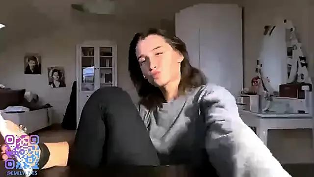 DarlineBrustera on StripChat